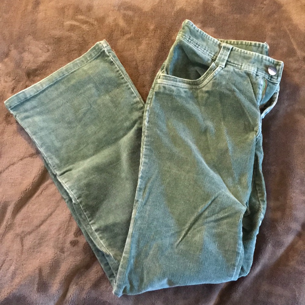 Light Green Billabong Corduroy Jeans!